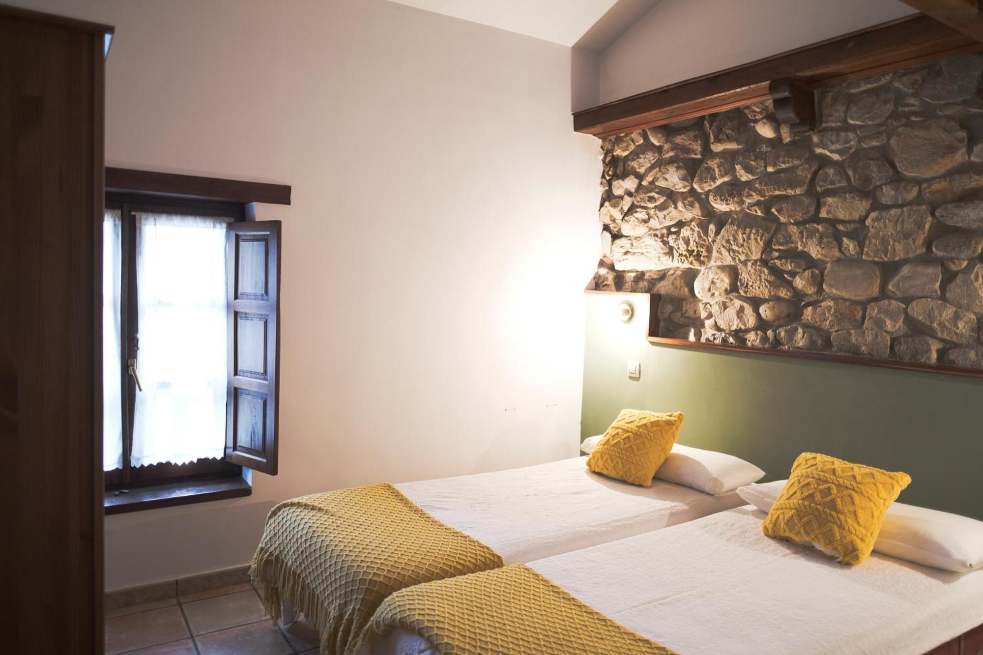 Posada La Estela De Barros Corrales De Buelna Kültér fotó