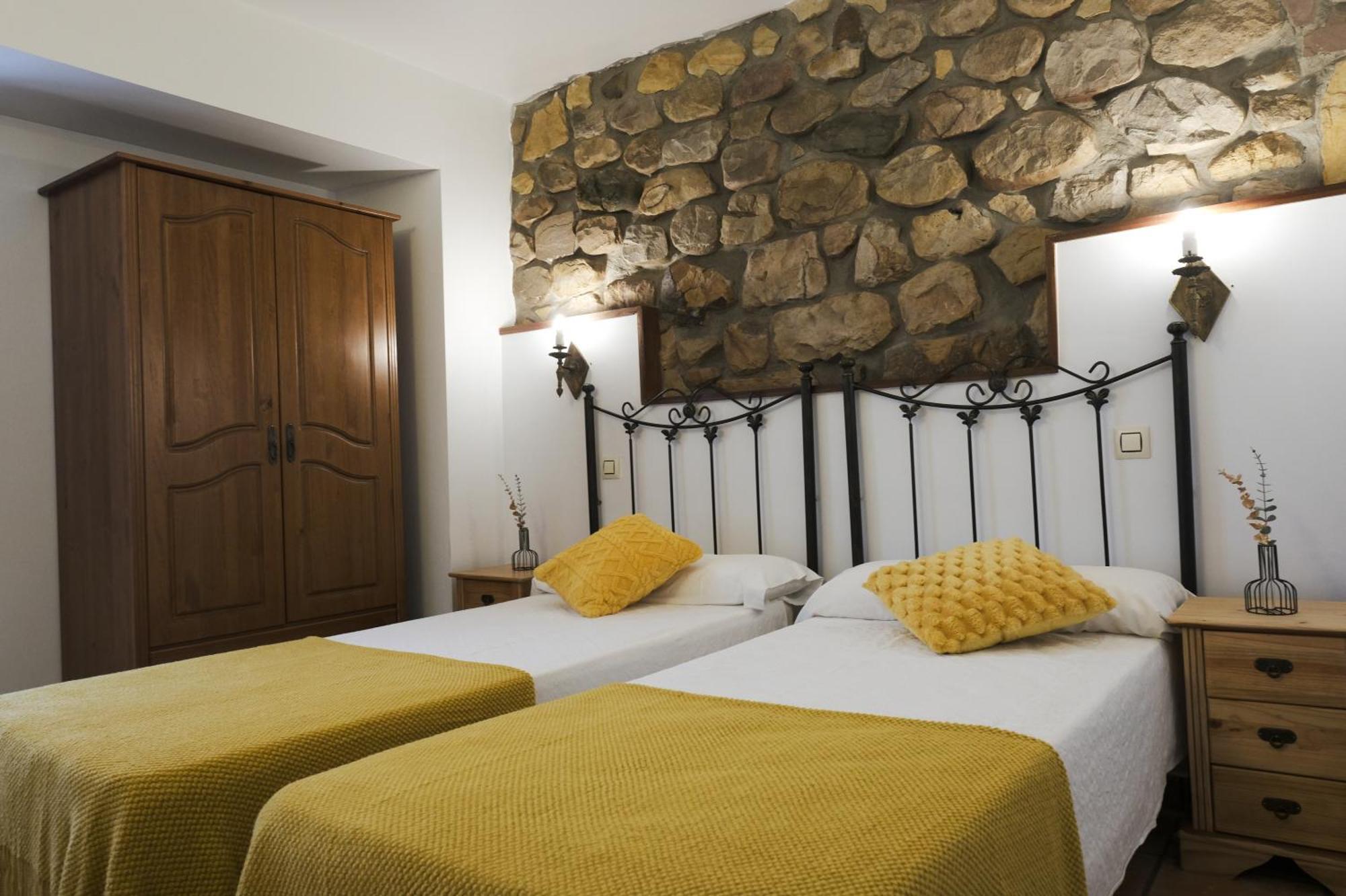 Posada La Estela De Barros Corrales De Buelna Kültér fotó