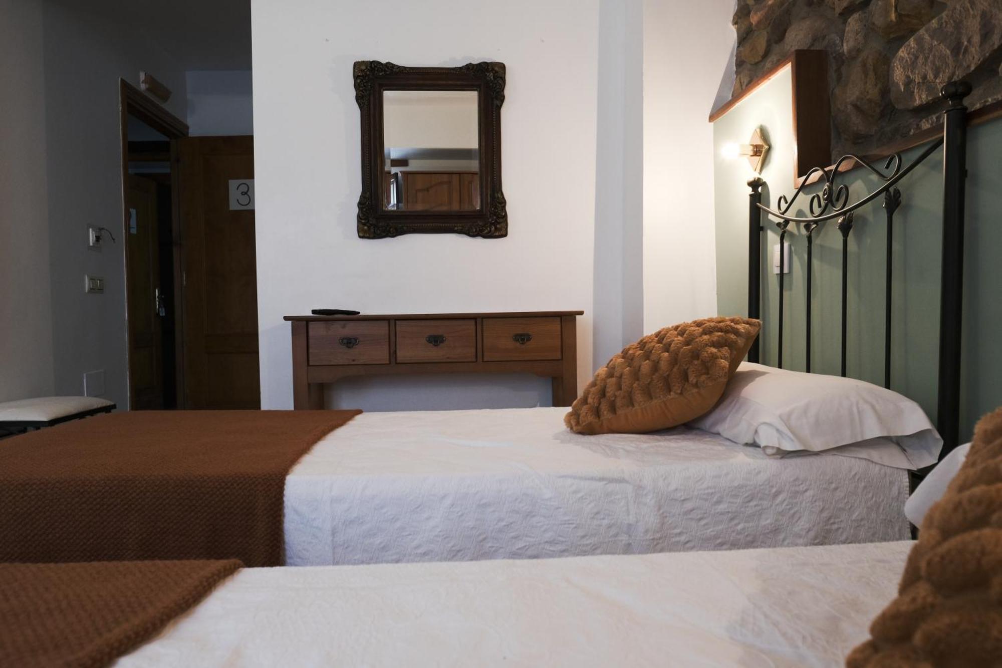 Posada La Estela De Barros Corrales De Buelna Kültér fotó
