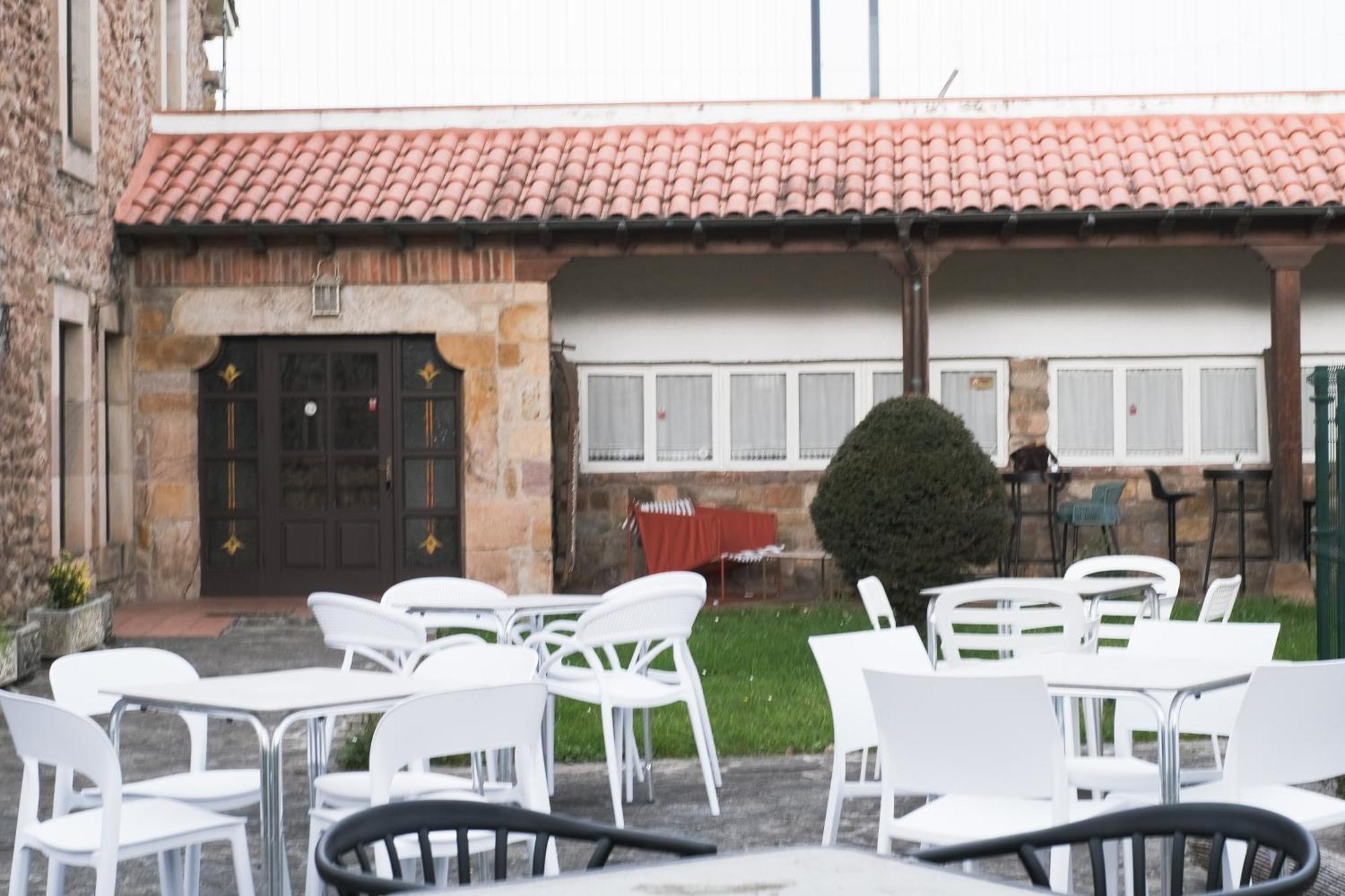 Posada La Estela De Barros Corrales De Buelna Kültér fotó