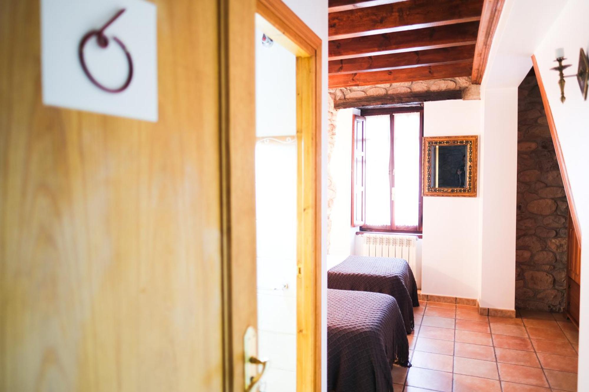 Posada La Estela De Barros Corrales De Buelna Kültér fotó