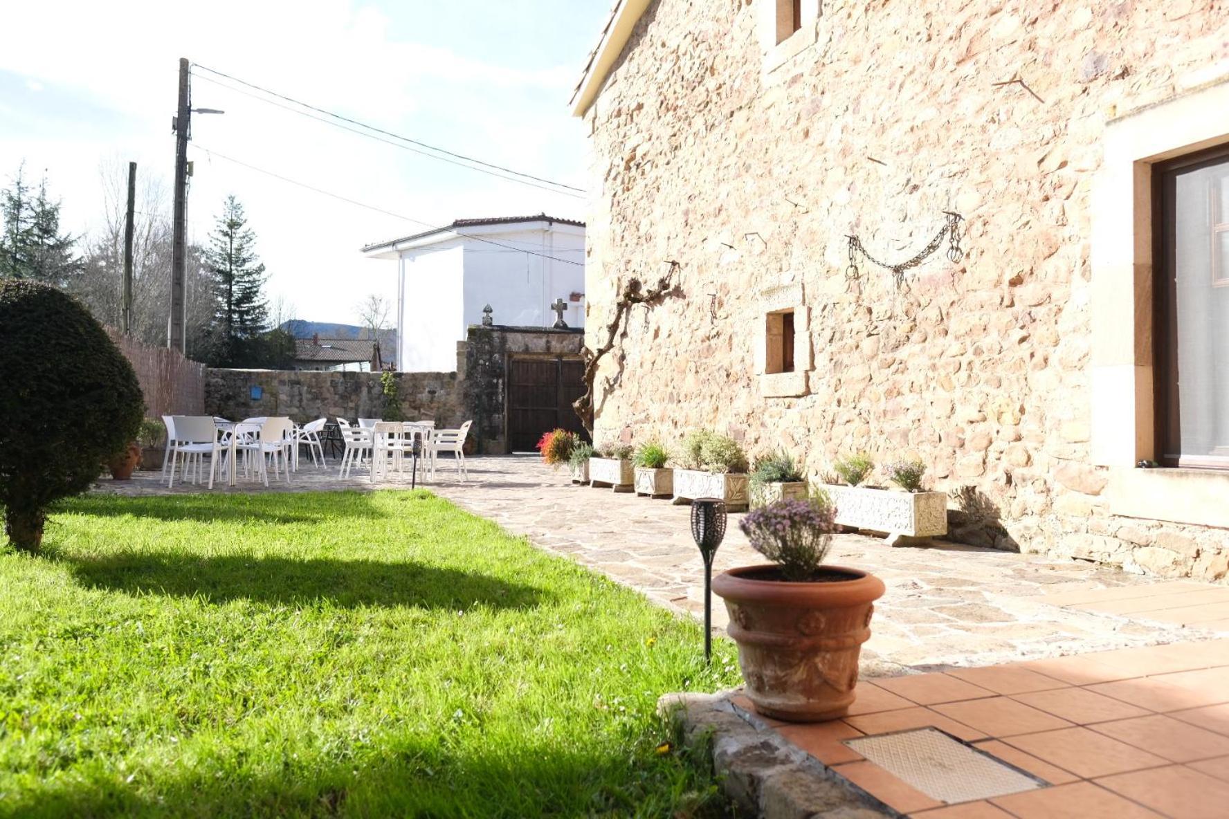 Posada La Estela De Barros Corrales De Buelna Kültér fotó