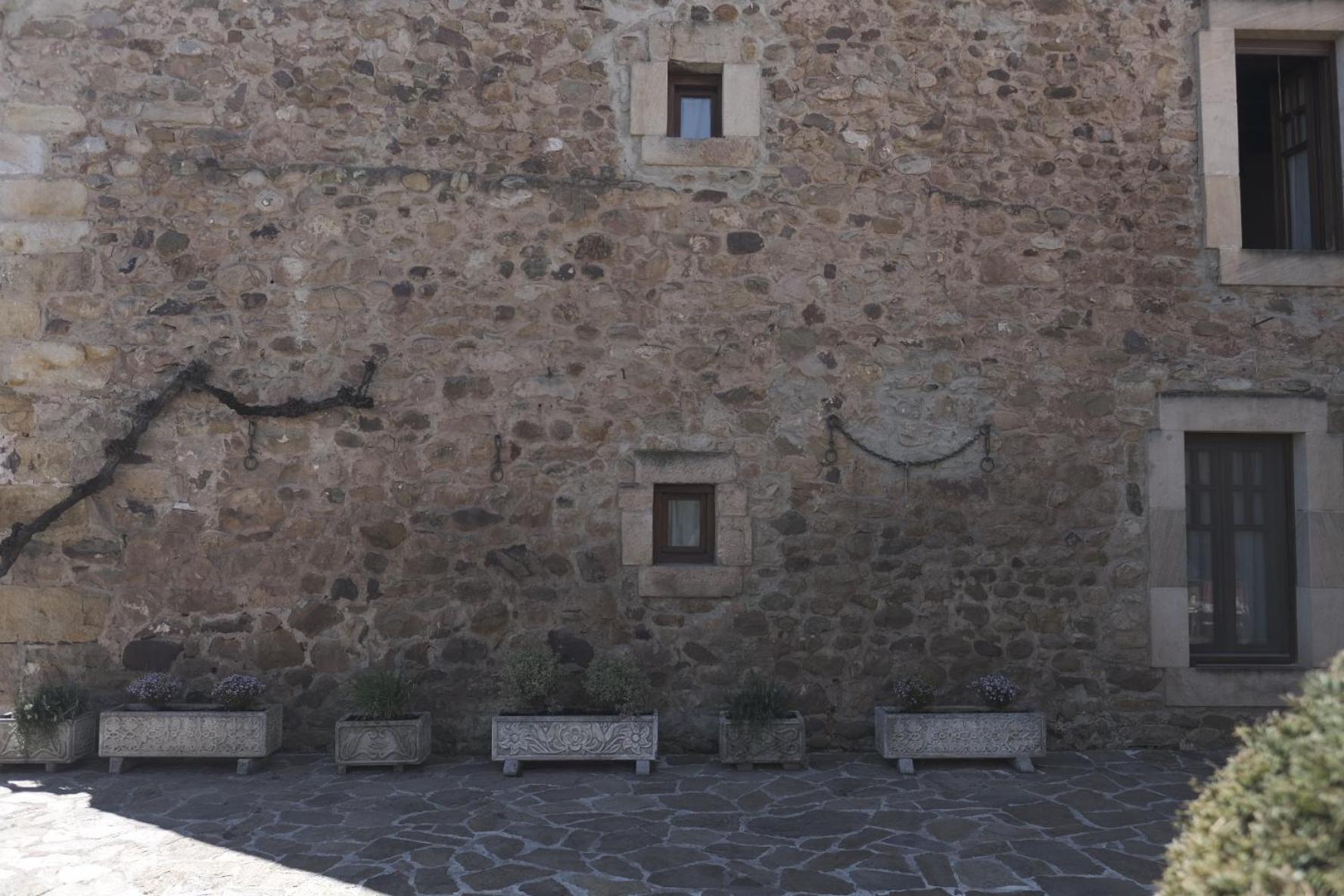 Posada La Estela De Barros Corrales De Buelna Kültér fotó