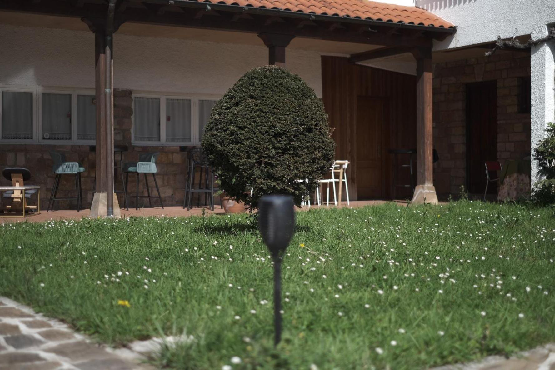 Posada La Estela De Barros Corrales De Buelna Kültér fotó